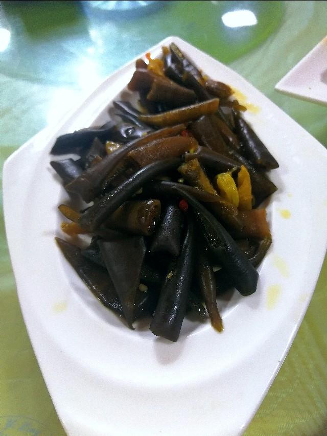 带有一些地方性的特色菜，二十二道特色菜