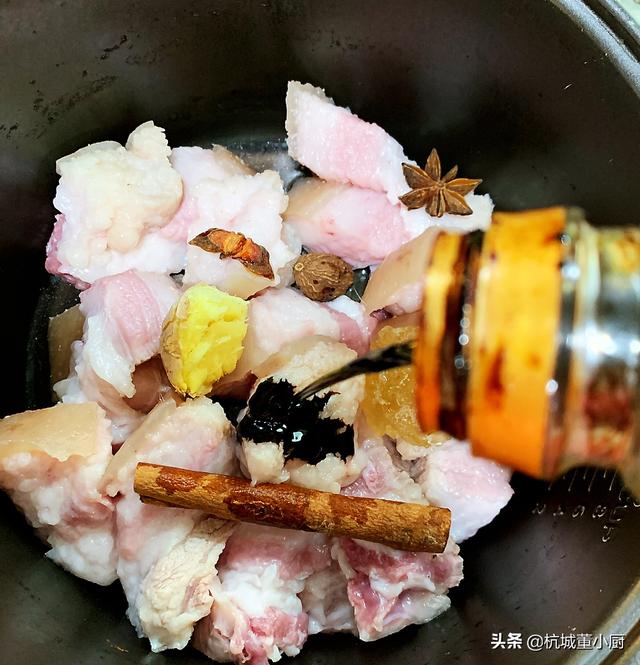 红烧肉的正确做法电饭煲，你用过电饭锅做红烧肉吗