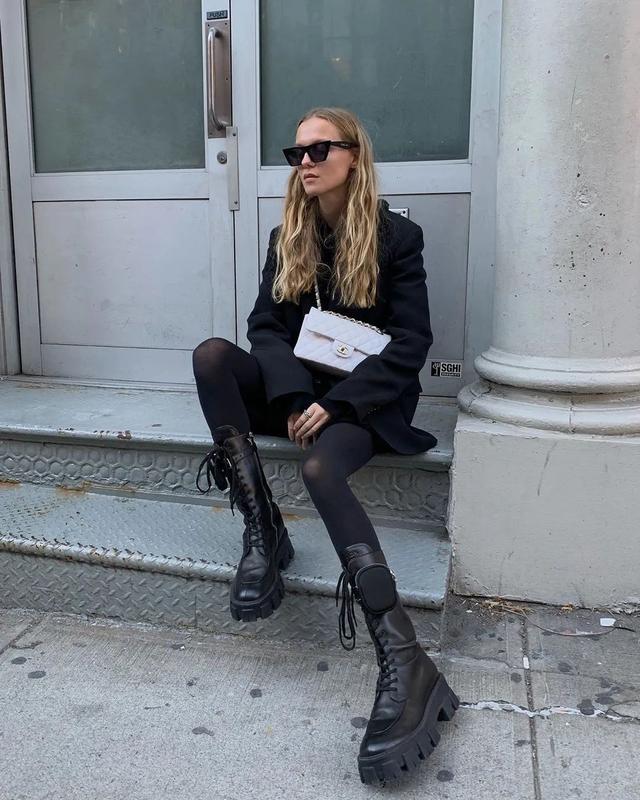 这鞋既舒适又百搭，看完这三双厚底鞋