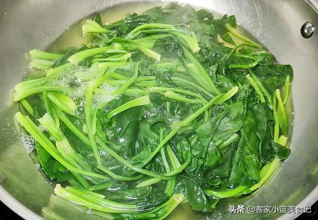 菠菜鸡蛋怎么炒，菠菜鸡蛋怎么炒好吃又简单