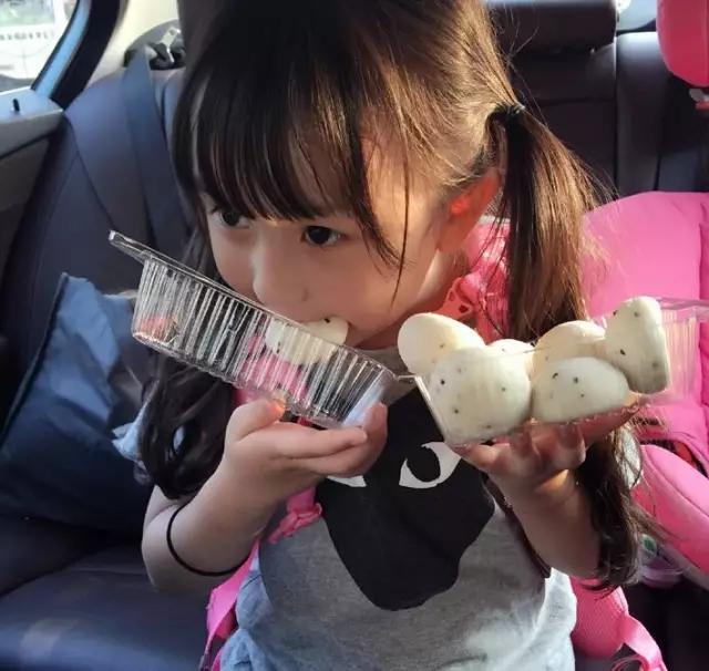 刘楚恬一家三口，小芈月刘楚恬人气不输孙俪