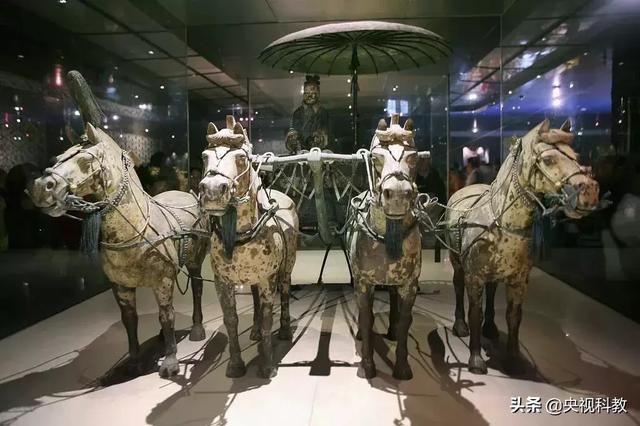 双眼皮兵马俑摘牌，秦国兵马俑还原