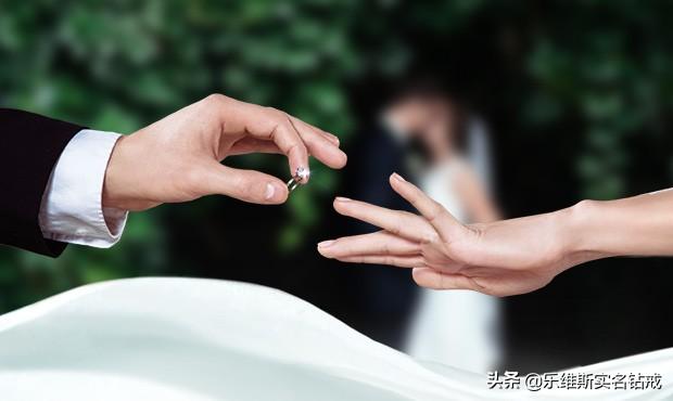 七夕情人节送女朋友礼物，送出这几种礼物的男生很用心、很浪漫 送女朋友礼