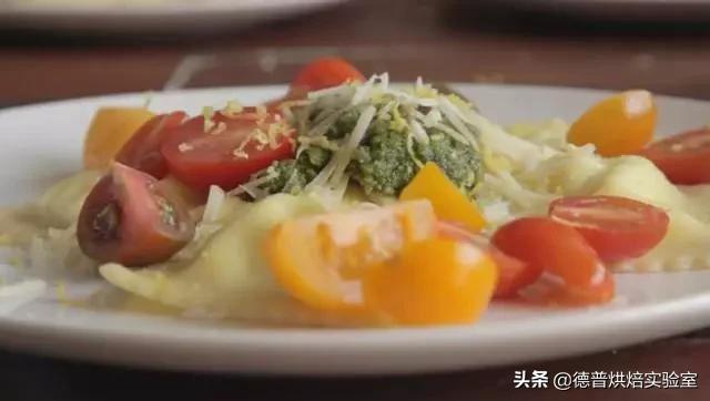 擀面杖如何制作，有时候擀面杖也能做出艺术甜品