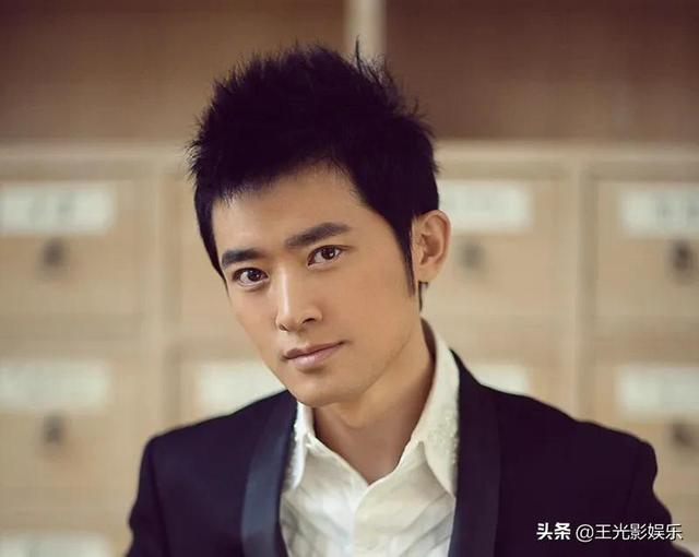 国内十大国宝级男星，盘点国内十大男明星名气排行榜