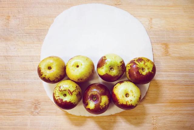 用面粉做的酥脆枣，制作方法太简单了