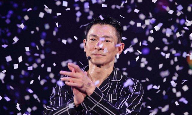 刘德华今年年龄多大，61岁刘德华素颜曝光