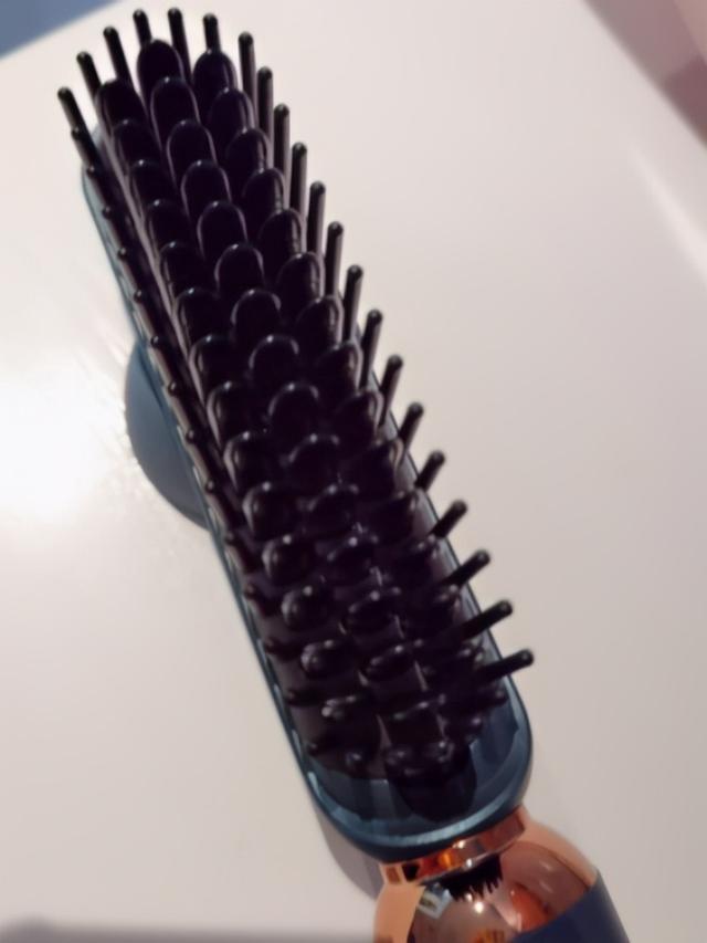 新手适合直板夹还是卷发棒，能拉直还能低温烫头