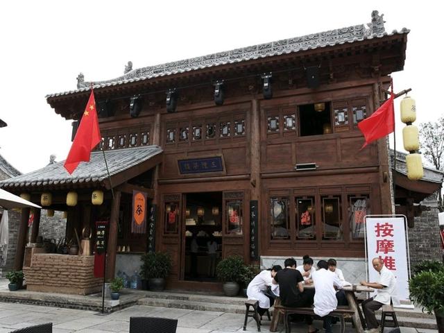 逛老街感受历史的人文气息，钦州老街一日游—到老街去