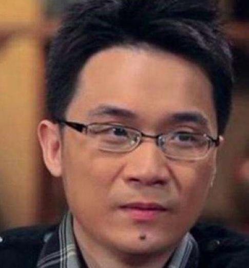蔡明的丈夫是谁，蔡明和丈夫结婚了吗（演员蔡明：24岁嫁丁秋星）