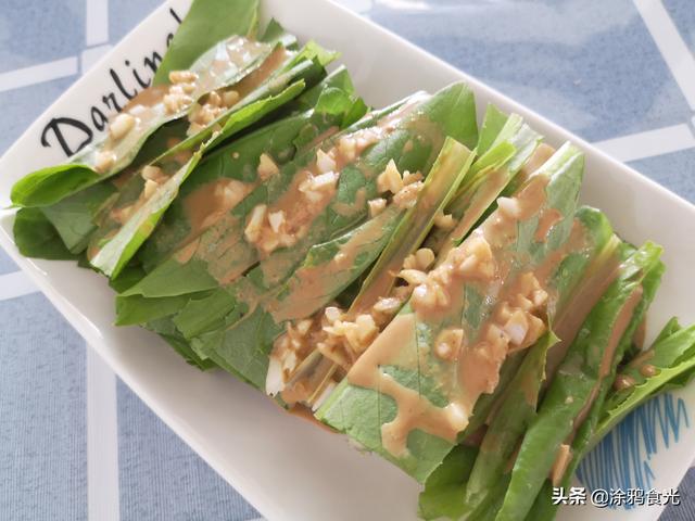 油麦菜凉拌怎么做好吃，油麦菜10种吃法油麦菜怎么凉拌（淋上这样的酱汁）