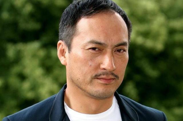 东出昌大离婚后首现身，“东出昌大出轨门”女主唐田英里佳风波后首露面