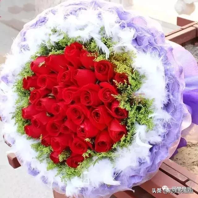 情人节送什么今天情人节，送给天下有情人，谁打开，谁幸福
