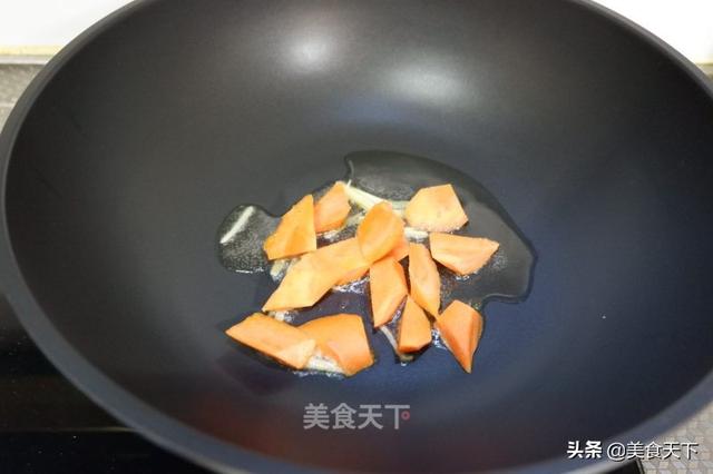 花蛤怎么炒又嫩又香，10分钟上桌鲜美滑嫩