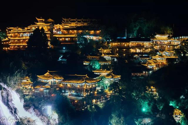 芙蓉古镇网红景区，邂逅吊脚楼，来碗米豆腐