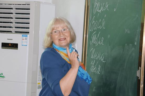 北大新世纪学校，西安北大新世纪学校体育课（西安北大新世纪学校正式更名为西安藤信学校）