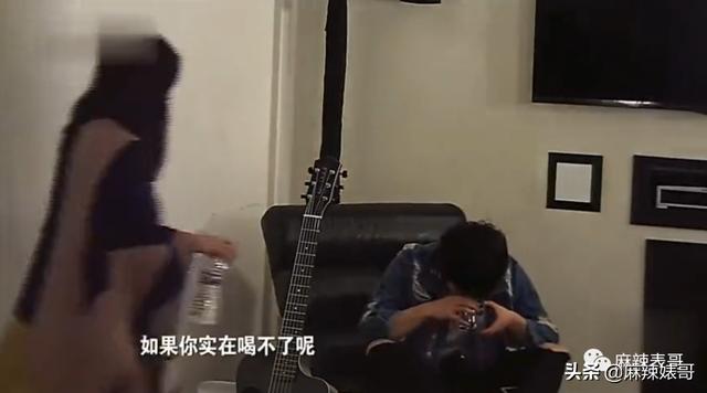 华晨宇和邓紫棋，邓紫棋对华晨宇的爱恨（华晨宇“扔下孩子不结婚”是有原因的）