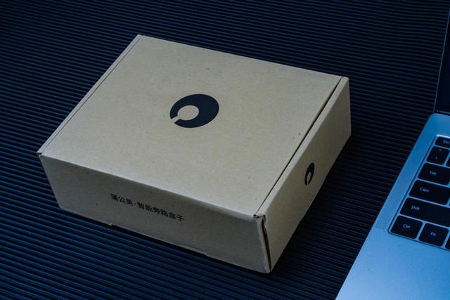 如何自建nas私有云，NAS很贵黑群很难两步让你0基础搭建私有云空间