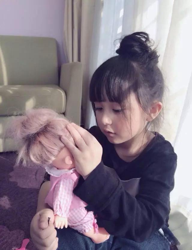 刘楚恬一家三口，小芈月刘楚恬人气不输孙俪