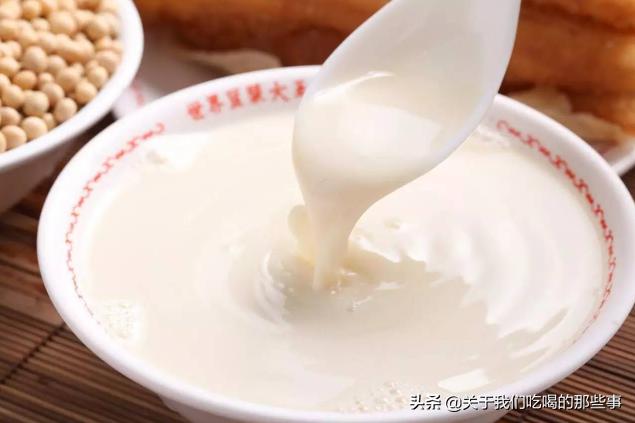 打豆浆豆子泡多久，做豆浆的方法豆子要泡多久（打豆浆之前到底要不要先泡豆子）