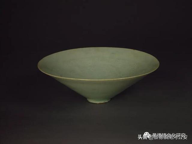 白瓷起源于什么时候的瓷器，瓷器釉彩的品种及其起源
