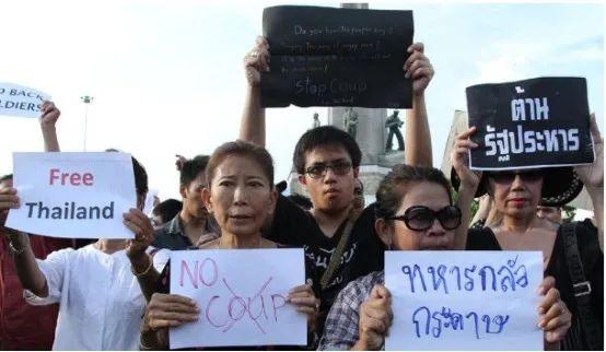 普密蓬·阿杜德，泰国众望所归的国王（泰国新生代竟敢挑战王权）