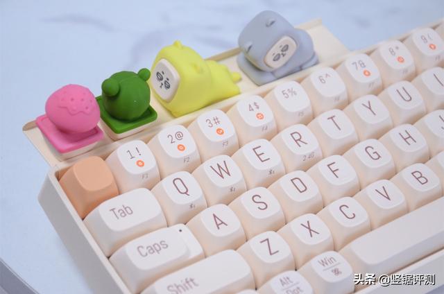 洛斐dot蓝牙机械键盘使用说明，洛斐DOT小黄鸭机械键盘体验