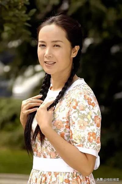 蒋雯丽年轻时的颜值，出道后惊艳了30年