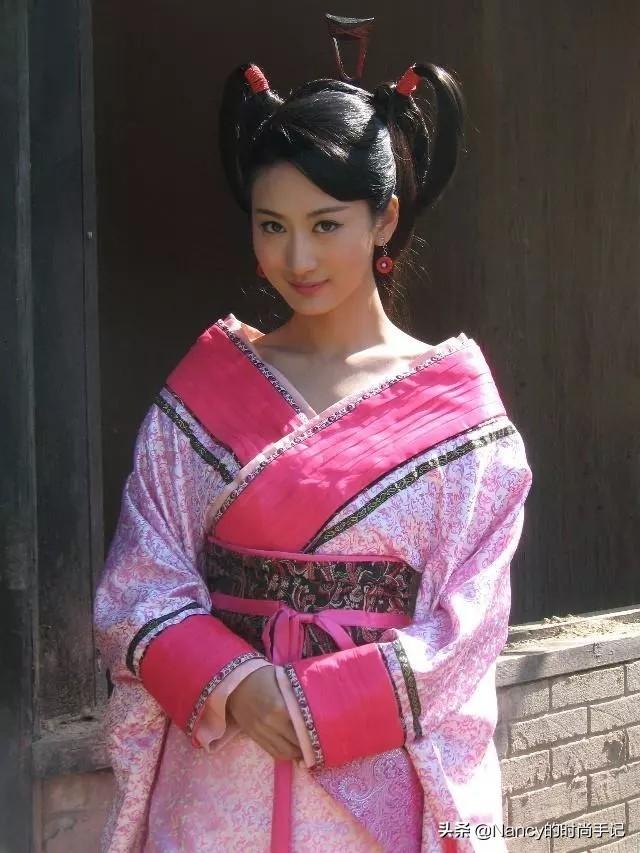 宋轶胡歌谁最强，30岁的宋轶凭什么成为万千少男的女神