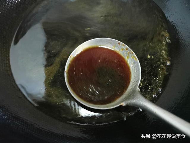 炒糖色用油还是水，炒糖色用油方法