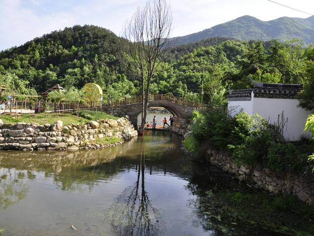 武昌古城凤凰山，有1700年历史