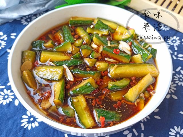 腌黄瓜怎么做好吃，腌黄瓜怎么腌好吃又简单快速（直接加盐腌是大错特错）