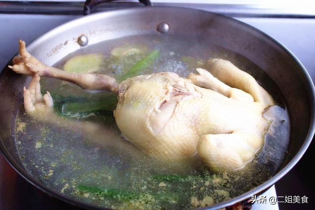 炖鸡汤用什么鸡，炖鸡汤应该怎么挑母鸡