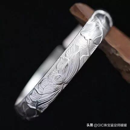 什么银手镯最好，现在流行什么款式的银手镯好看