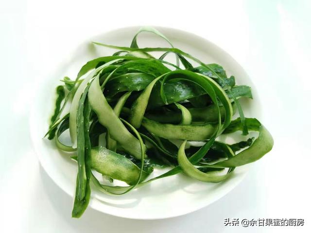 可以吃的黄瓜汁做法，#夏日时光#苹果黄瓜汁