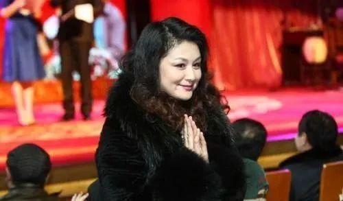 赵本山小姨子于月仙年轻旧照，于月仙姐夫是赵本山