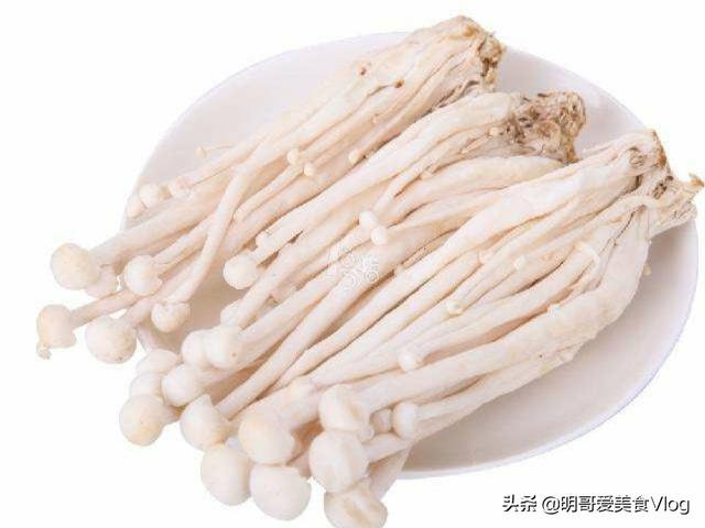 海鲜菇汤做法简单，低脂又营养❗️巨好喝的裙带菜鸡蛋海鲜菇汤❗️
