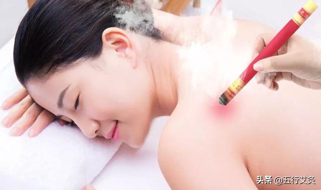 艾灸后怎么看湿气排出，艾灸怎么知道寒气排出来了（艾灸之后有这些反应）
