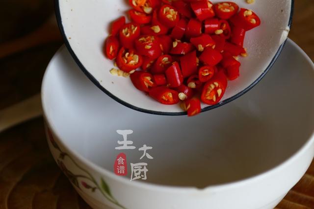 青椒炒荷包蛋的正确方法，青椒炒鸡蛋很多人第一步就错了