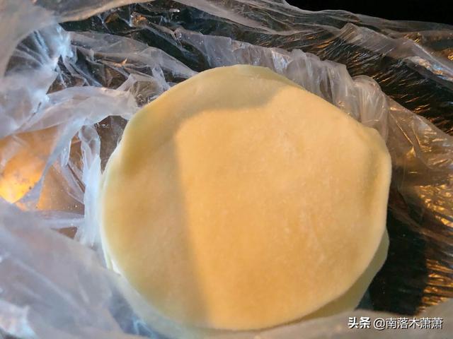 饺子皮春饼怎么做最简单，饺子皮做春饼省力又简单