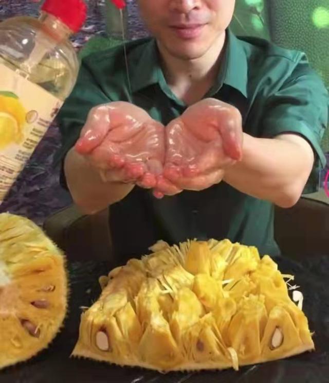 菠萝蜜怎么打开，菠萝蜜是怎么打开来的