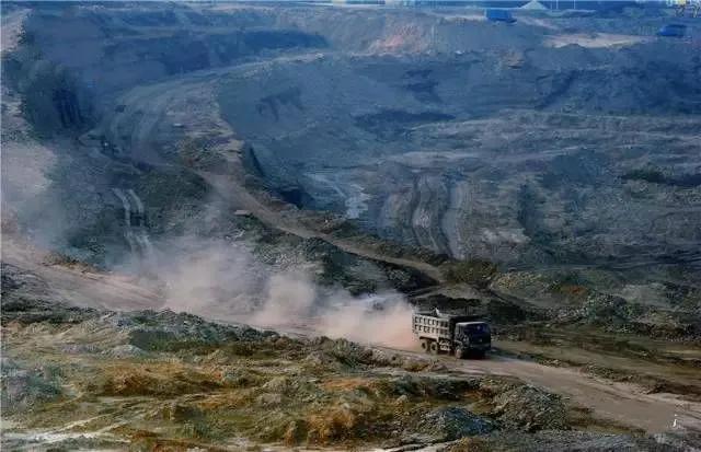 茂名露天矿公园建设，茂名露天矿生态公园夜景好美变化好大