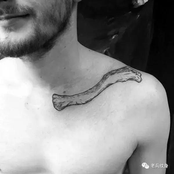 男生锁骨短肩窄，肩窄、腿细的偏瘦男生