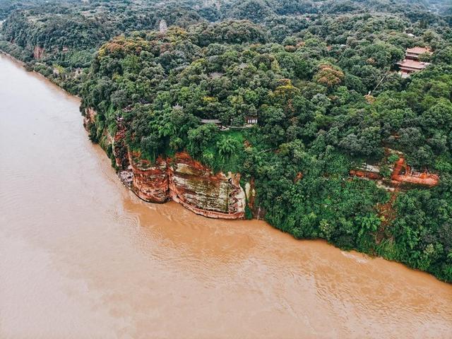 乐山大佛不解之谜，乐山大佛是如何闭眼的