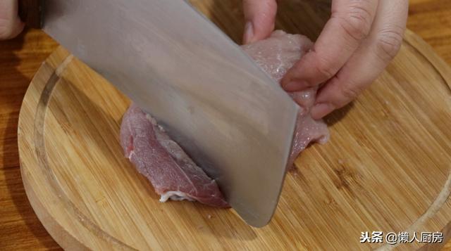 糖醋里脊肉的家常做法，家庭糖醋里脊肉的家常做法（大厨分享糖醋里脊的做法）