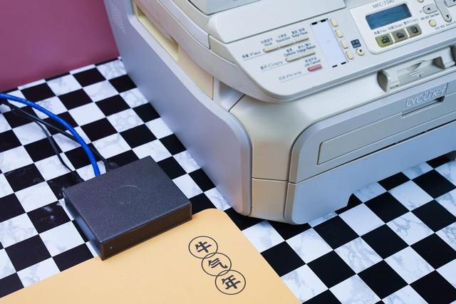 如何自建nas私有云，NAS很贵黑群很难两步让你0基础搭建私有云空间