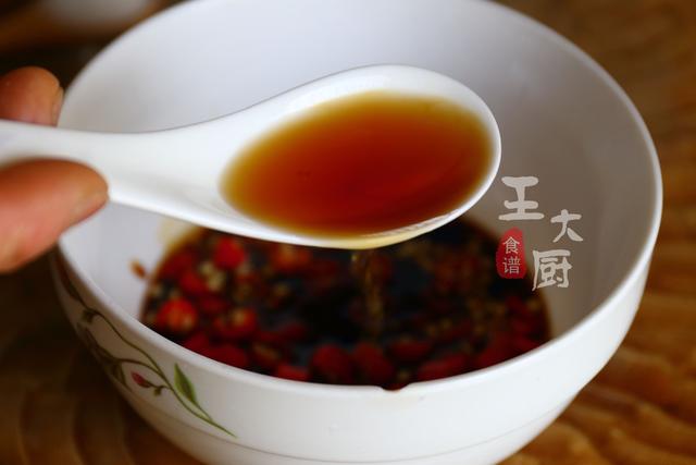 青椒炒荷包蛋的正确方法，青椒炒鸡蛋很多人第一步就错了