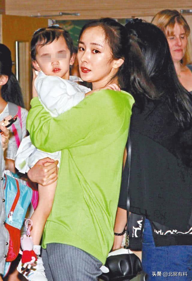 马伊琍文章离婚后首次同框，文章马伊琍今日宣布离婚原因疑曝光