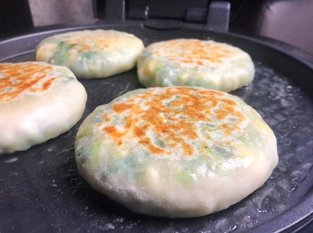 家常早餐鸡蛋饼，13种家常鸡蛋饼的做法（在家早餐鸡蛋饼如何制作）