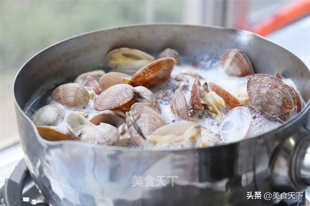 花蛤怎么炒又嫩又香，10分钟上桌鲜美滑嫩